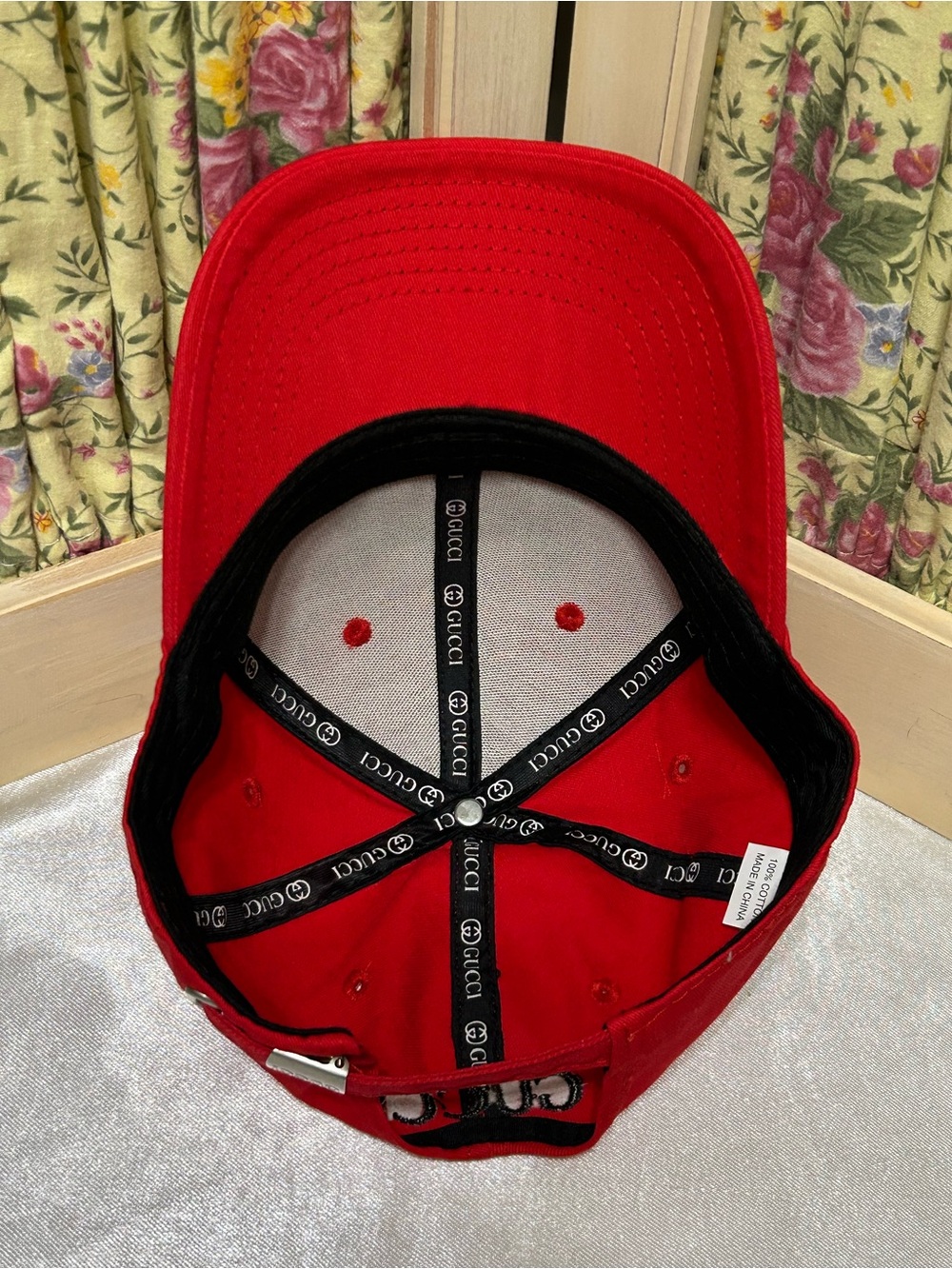 Gucci Unisex Red Baseball Cap with Yellow & Green Logo Not Verified - Picture 5 of 6